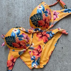 Hollister Co. Yellow Hawaiian Floral Print push up bra Bikini Set